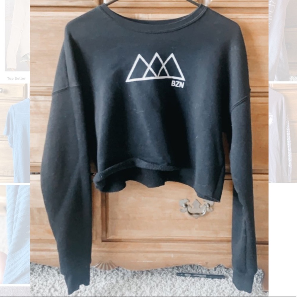 Cropped sweatshirt